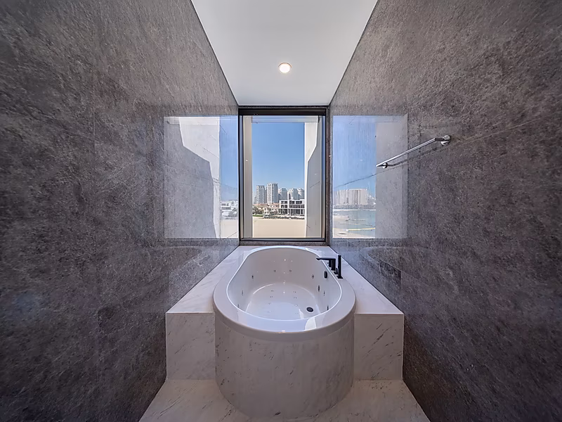 Iconic Ultra-Luxury Beachfront Villa of Unmatched Prestige - Photo 23