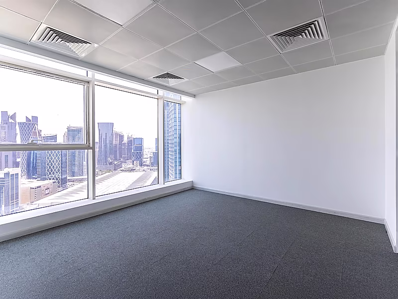 Premium 200 SQM Fully Fitted Office – Sea & City Views – West Bay - Photo 3
