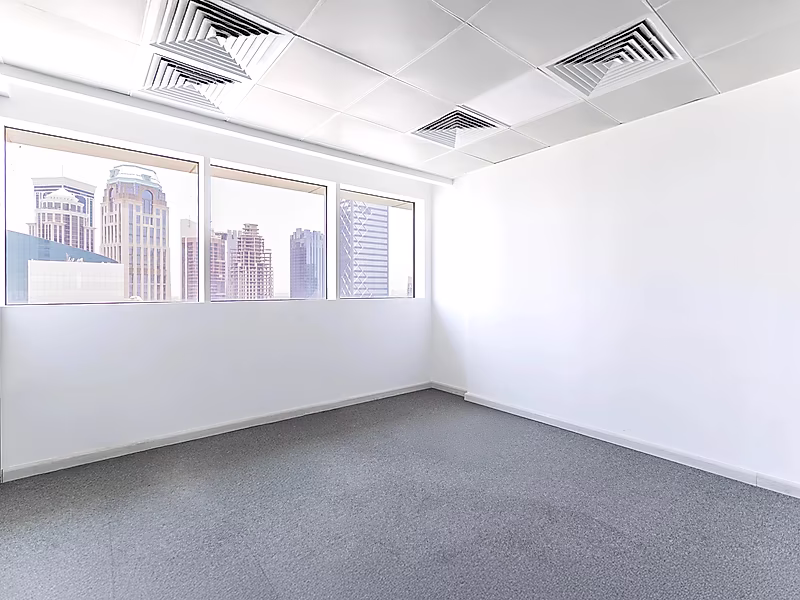 Premium 200 SQM Fully Fitted Office – Sea & City Views – West Bay - Photo 1