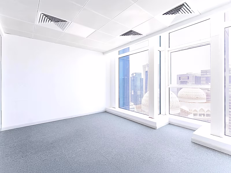 Premium 200 SQM Fully Fitted Office – Sea & City Views – West Bay - Photo 9