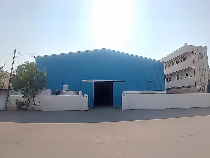 عائد استثمار صافٍ 10% - كراج للبيع | موقع متميز في منطقة صناعية - Photo 1