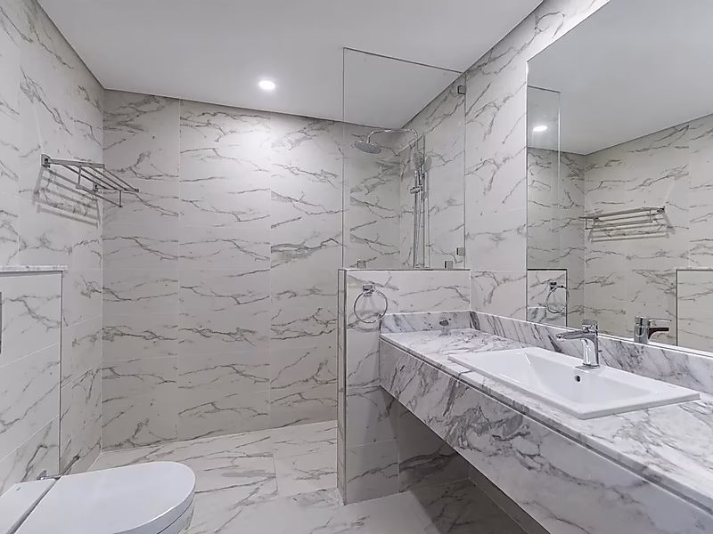 Luxury Fully Furnished 2-Bedroom Apartment in Lusail with Stunning Marina Towers View | High Floor & Flexible Payment Plan - Photo 6