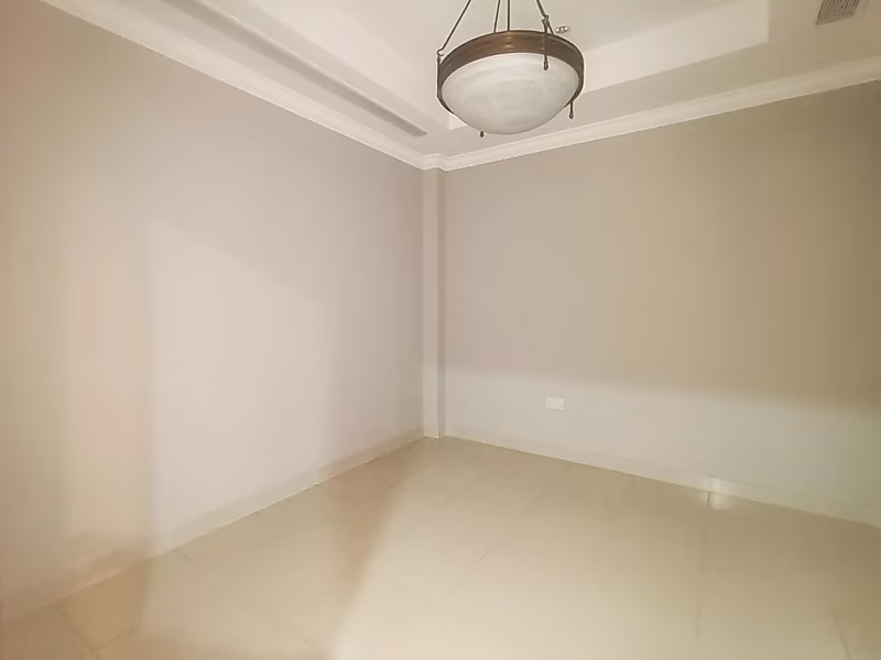 SPACIOUS AND BRIGHT 1-BEDROOM WITH TITLE DEED | PORTO - Photo 6