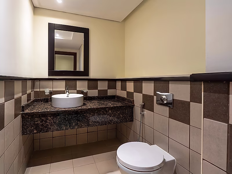 Upscale 2-Bedroom Apartment with Resort Amenities - Photo 8