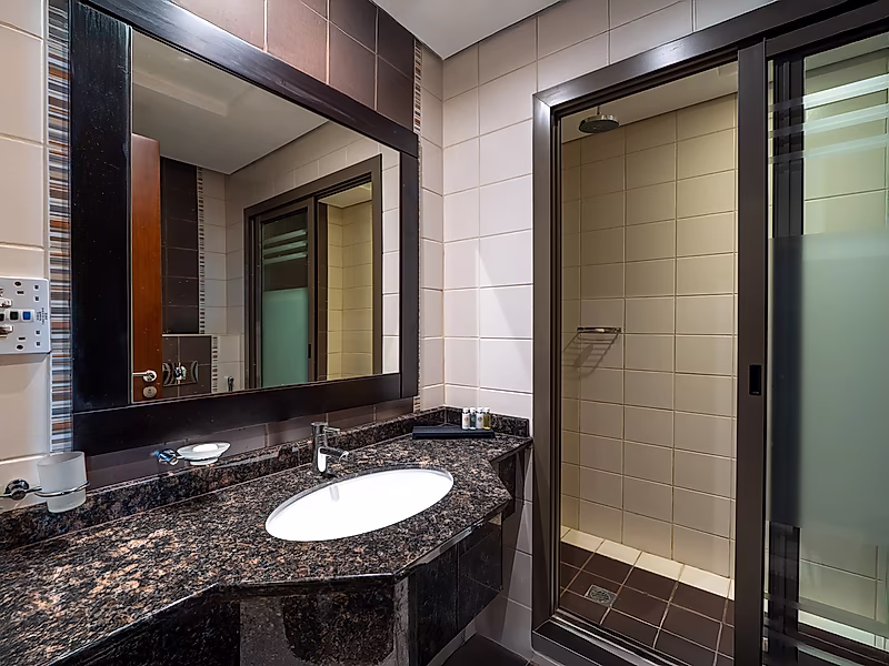 Upscale 2-Bedroom Apartment with Resort Amenities - Photo 12