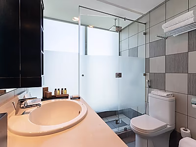 Full Serviced 3-Bedroom with Bills Included in Prime Location