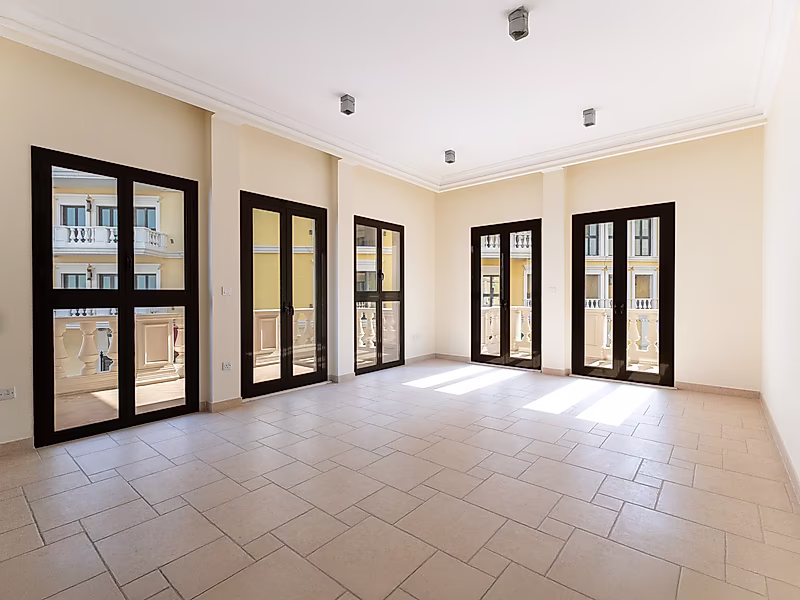 STYLISH LIVING | LUXURY 3 BEDROOM APARTMENT | PEARL - Photo 1