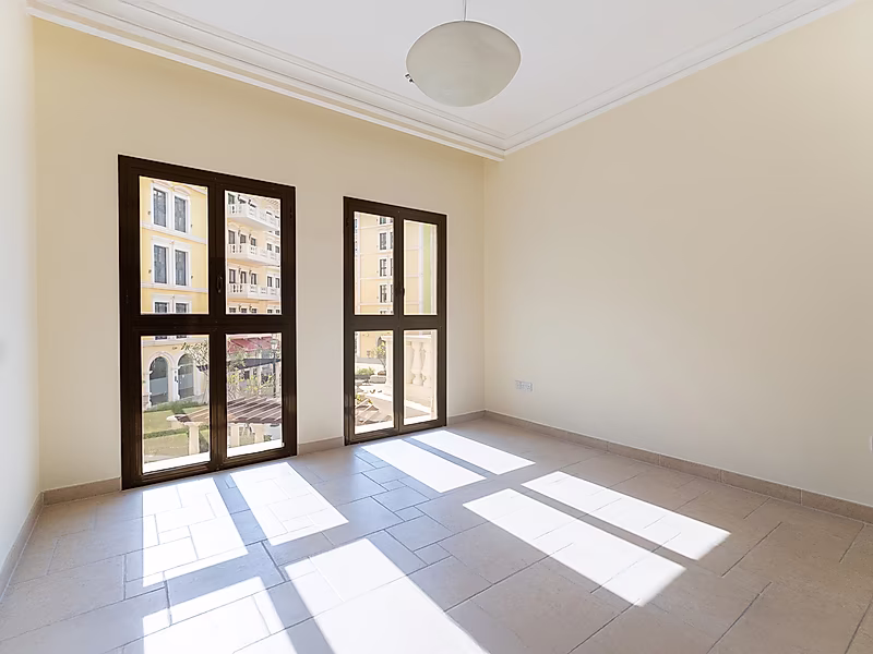 STYLISH LIVING | LUXURY 3 BEDROOM APARTMENT | PEARL - Photo 2