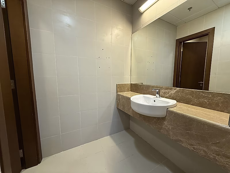 F/Fitted Premium Office 215Sqm Lusail Marina - Photo 9