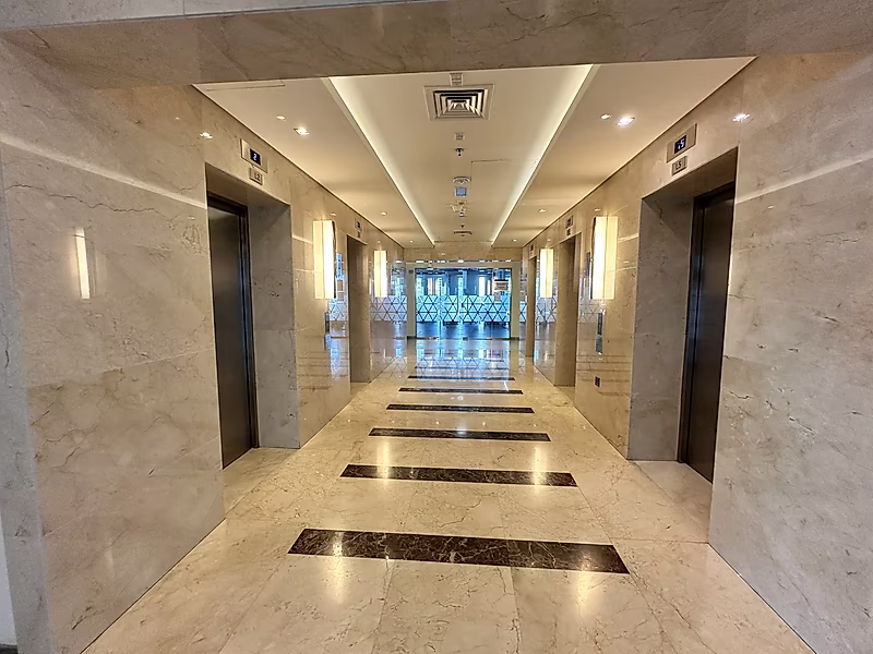 F/Fitted Premium Office 215Sqm Lusail Marina - Photo 11