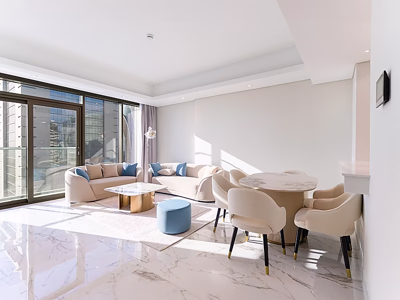 Luxurious Waterfront Living | Marina District - Photo 3
