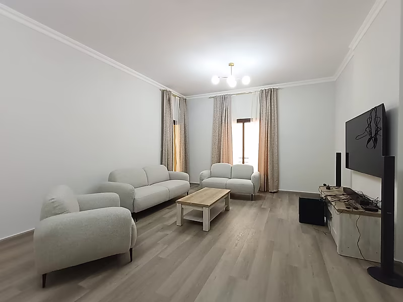 PRIME AND REFINED 3 BEDROOM APARTMENT | READY TO MOVE | FOX HILLS - Photo 1