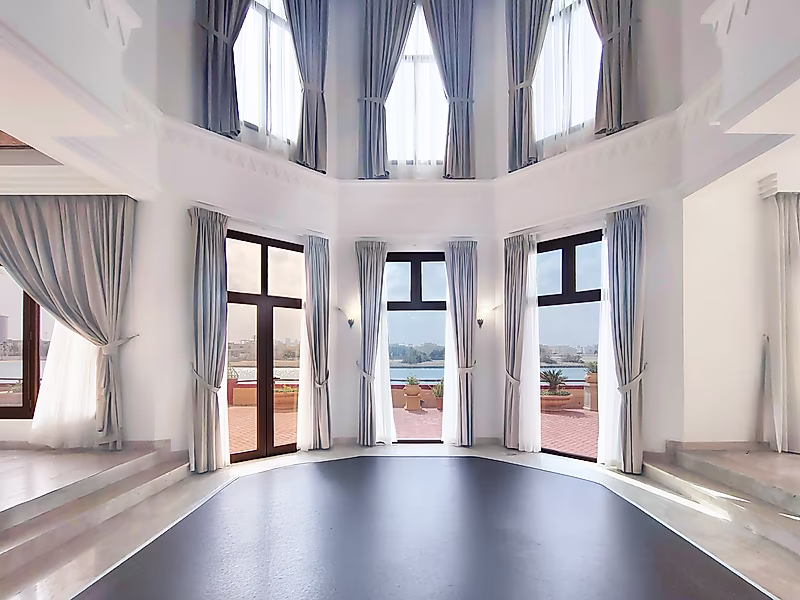 5BR+MAID COMPOUND VILLA | WEST BAY LAGOON - Photo 1