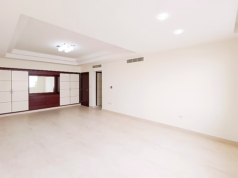 FRIENDLY 4BR + MAID COMPOUND VILLA | AL WAAB - Photo 10