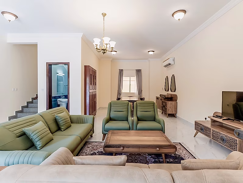 SPACIOUS 5BR UNFURNISHED COMPOUND VILLA - Photo 4