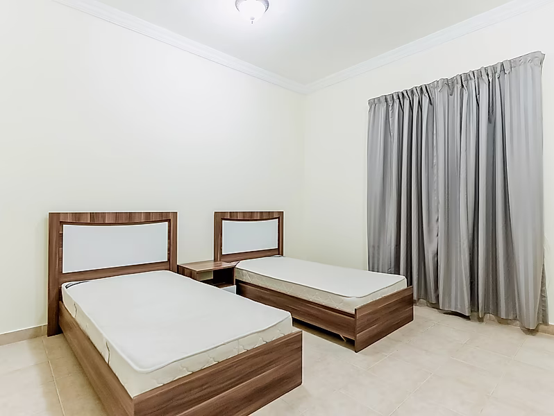SPACIOUS 5BR UNFURNISHED COMPOUND VILLA - Photo 7