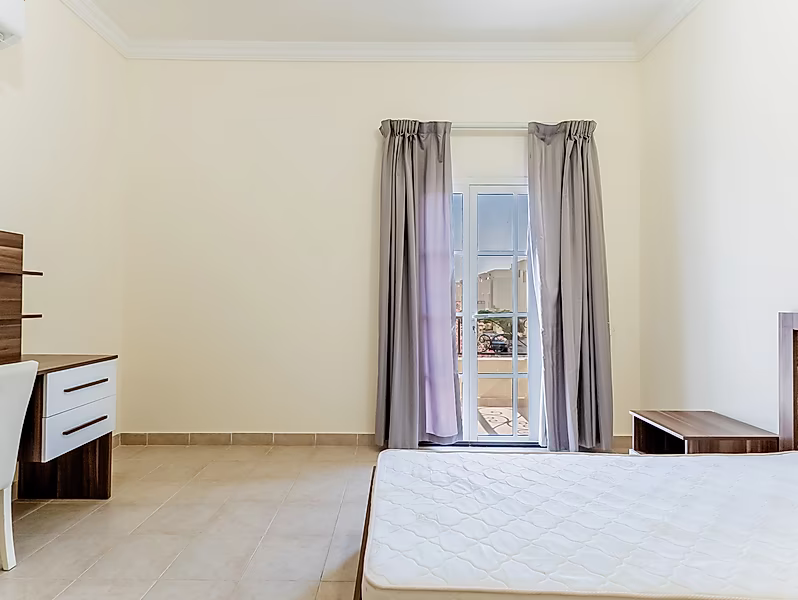 SPACIOUS 5BR UNFURNISHED COMPOUND VILLA - Photo 8