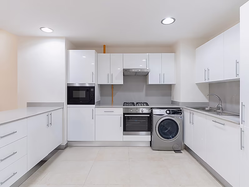 Luxury 1BR Apartment | Prime Location - Photo 3