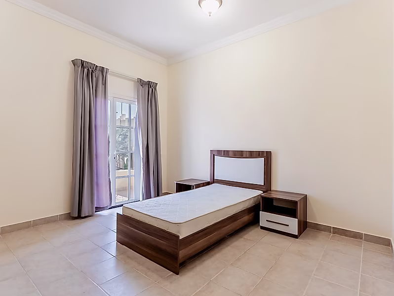 SPACIOUS 5BR UNFURNISHED COMPOUND VILLA - Photo 10