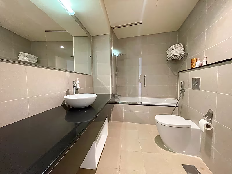 EXQUISITE 2 BEDROOM WITH PANORAMIC SEA VIEW BEACH ACCESS | LUSAIL WATERFRONT - Photo 5