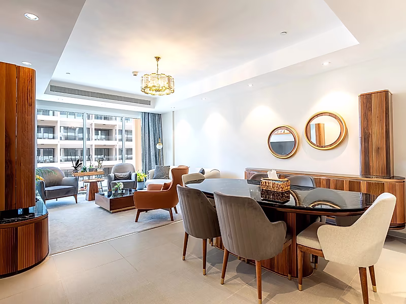 BILLS INCLUDED | LUXURIOUS 2 BEDROOM | VENDOM PALACE - Photo 2