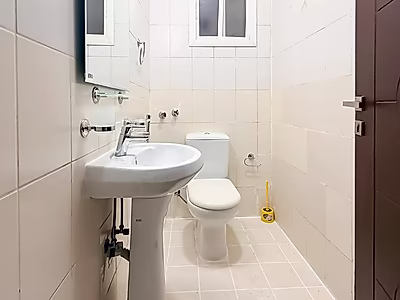 Elegant 2BR Apartment | Heart of Fereej Bin Omran