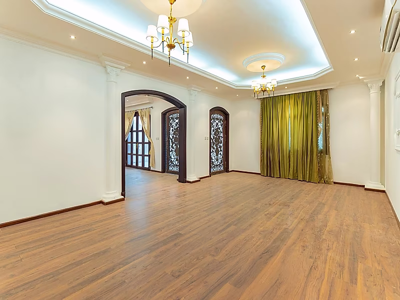 Prime 5-Bedroom Villa with Private Pool in Al Nuaija - Photo 4