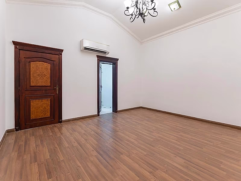 Prime 5-Bedroom Villa with Private Pool in Al Nuaija - Photo 10