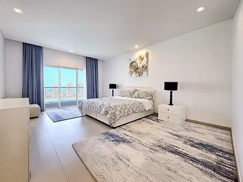 GREAT INVESTMENT! 1 BEDROOM SEA VIEW | HIGH FLOOR | THE PEARL - Photo 2