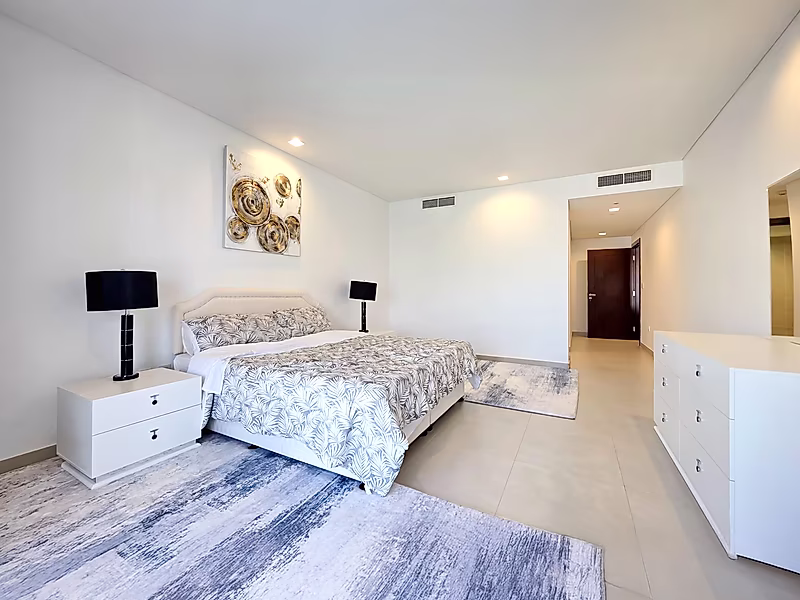 GREAT INVESTMENT! 1 BEDROOM SEA VIEW | HIGH FLOOR | THE PEARL - Photo 3