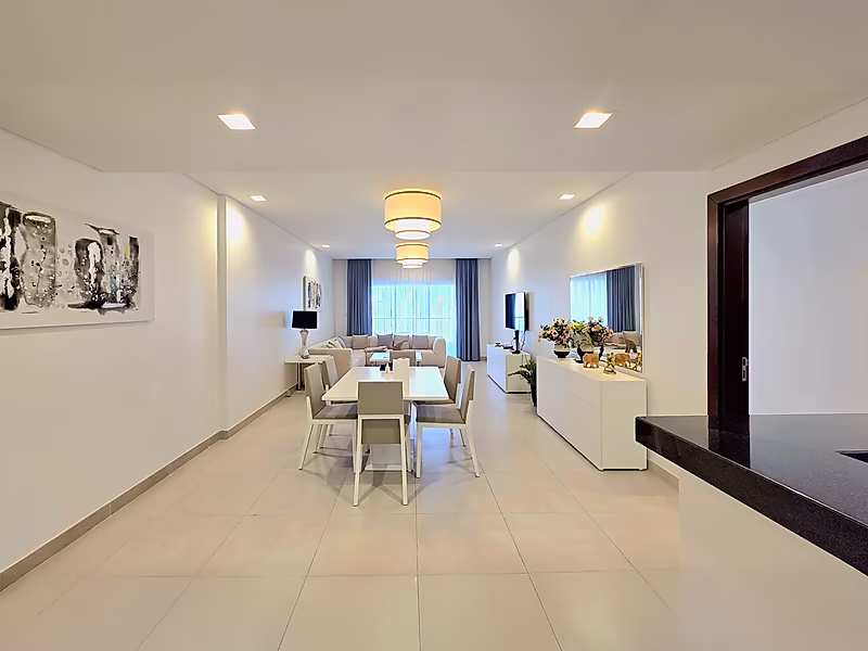 GREAT INVESTMENT! 1 BEDROOM SEA VIEW | HIGH FLOOR | THE PEARL - Photo 4