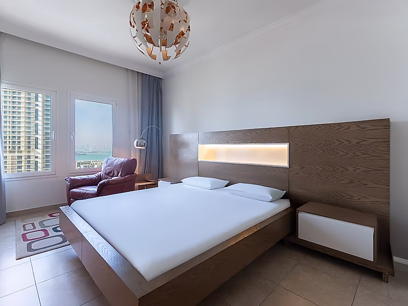 LUXURY 3 BEDROOM + MAID WITH STUNNING VIEW | PORTO ARABIA - Photo 3
