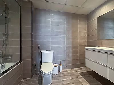 LUXURIOUS 1 + OFFICE | UNIQUE LAYOUT, VIEW AND FULLY REFURBISHED | READY TO MOVE IN