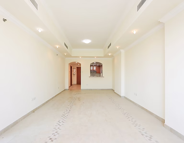 GREAT BUY | SEMI FURNISHED 2 BEDS | PORTO ARABIA - Photo 4