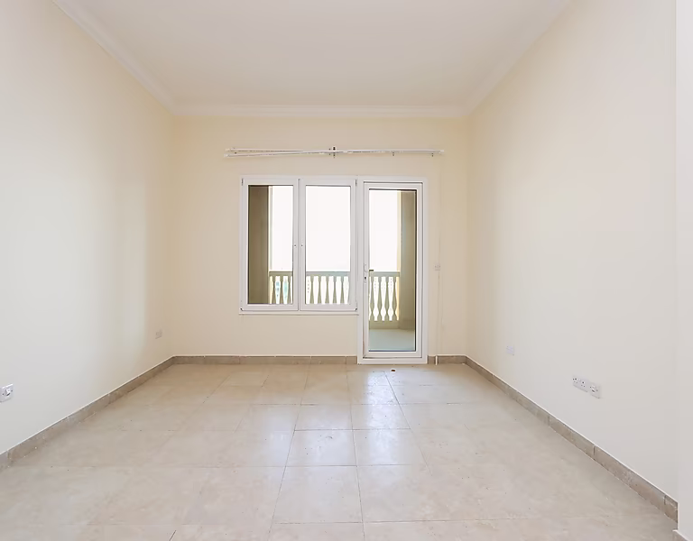GREAT BUY | SEMI FURNISHED 2 BEDS | PORTO ARABIA - Photo 7
