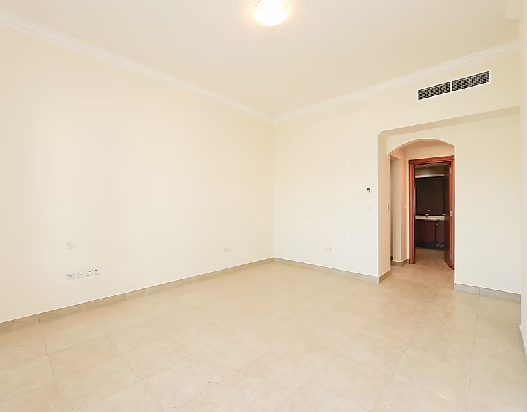 GREAT BUY | SEMI FURNISHED 2 BEDS | PORTO ARABIA - Photo 9