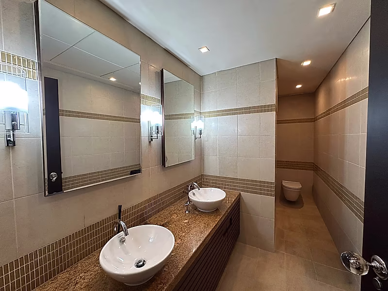 BEST DEAL I MODERN LUXURY | 5 BEDROOMS + 2 MAIDS ROOMS APARTMENT | PORTO ARABIA - Photo 6