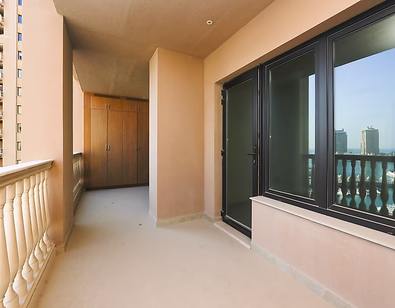 GREAT BUY | SEMI FURNISHED 2 BEDS | PORTO ARABIA - Photo 13