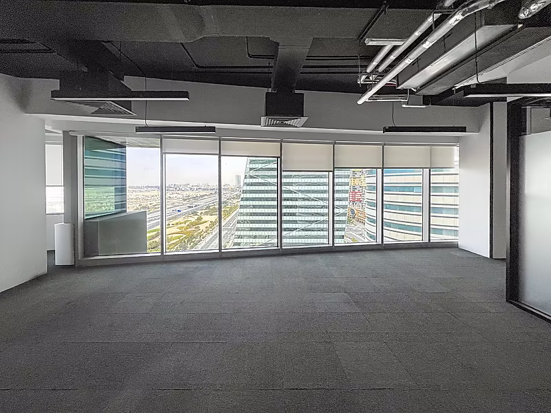 250 SQM Semi-Fitted Office | Prime Tower in Lusail Marina - Photo 3