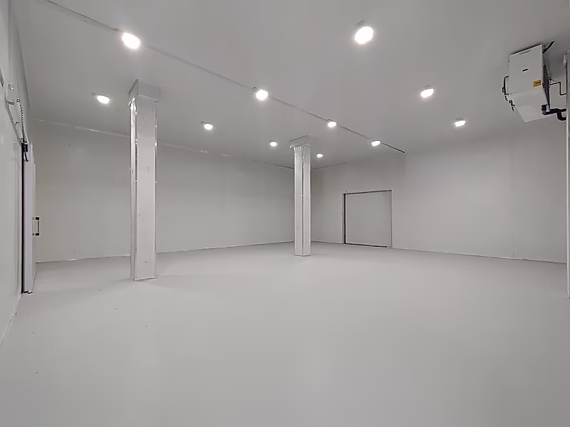 FULLY EQUIPPED COLD STORAGE IN A PRIME LOCATION - Photo 4