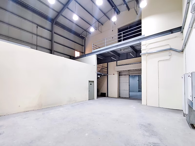 FULLY EQUIPPED COLD STORAGE IN A PRIME LOCATION - Photo 10