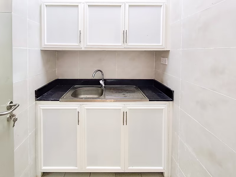 FULLY EQUIPPED COLD STORAGE IN A PRIME LOCATION - Photo 18
