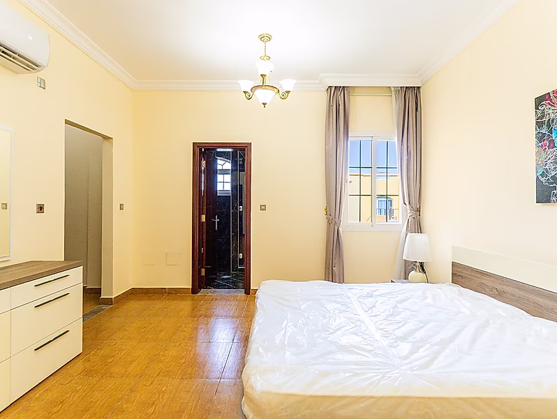 4BR + MAID VILLA IN FAMILY FRIENDLY COMPOUND - Photo 6
