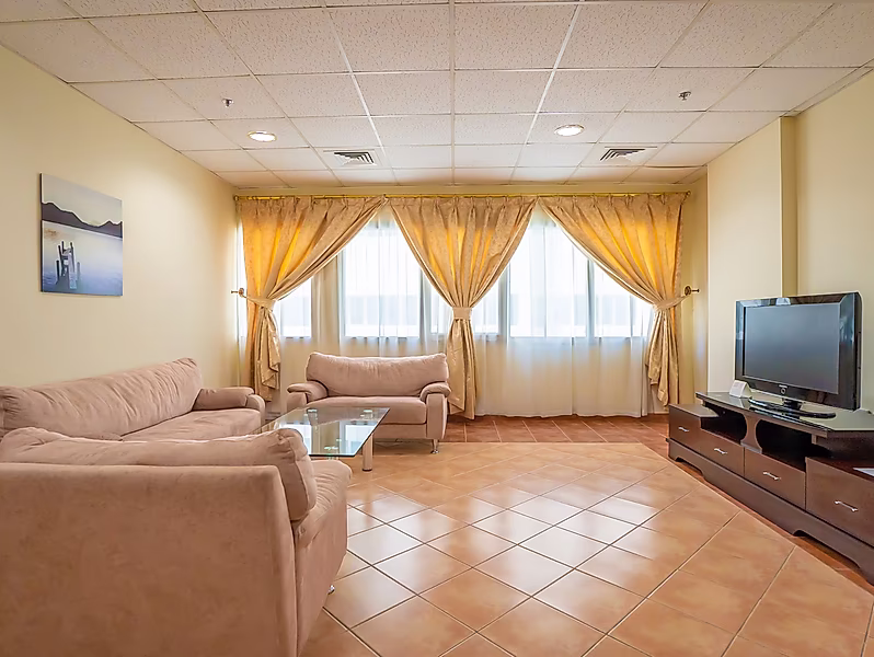 Elegant Living | Spacious 4BR Retreat - Photo 3