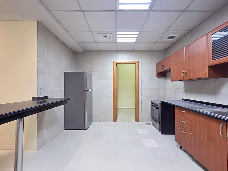 STUNNING 2BR + MAID | HIGH FLOOR APARTMENT | ZIGZAG TOWER - Photo 2