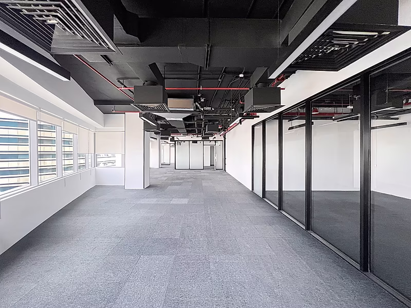 250 SQM Semi-Fitted Office | Prime Tower in Lusail Marina - Photo 9