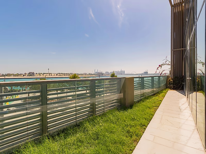 Luxury Townhouse | Private Pool | Sea View | Waterfront Seef - Photo 3