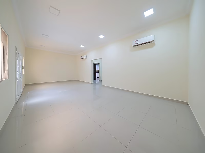 A Quiet Address, A Rare Opportunity – Standalone Villa Living - Photo 2