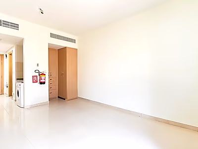 فرصة استثمارية مميزة | استوديو مؤجر | أفضل قيمة في فوكس هيلز