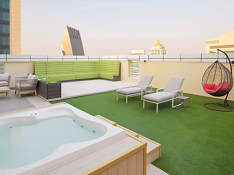BILLS INCLUDED | FULLY SERVICED | 2+MAID PENTHOUSE - Photo 9